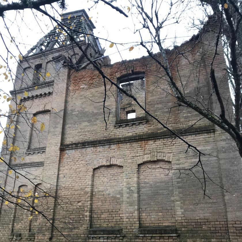 
                    Apleistas dvaras prisikelia naujam gyvenimui – virs kultūros ir meno židiniu                