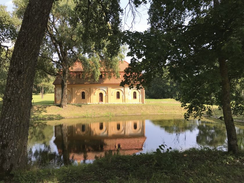 
                    Lietuvos pilys ir dvarai kviečia apsilankyti istoriniuose jų parkuose ir soduose                